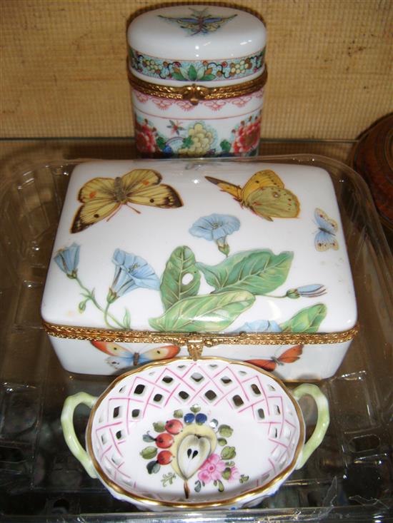 Limoges casket and other small decorative ceramics(-)